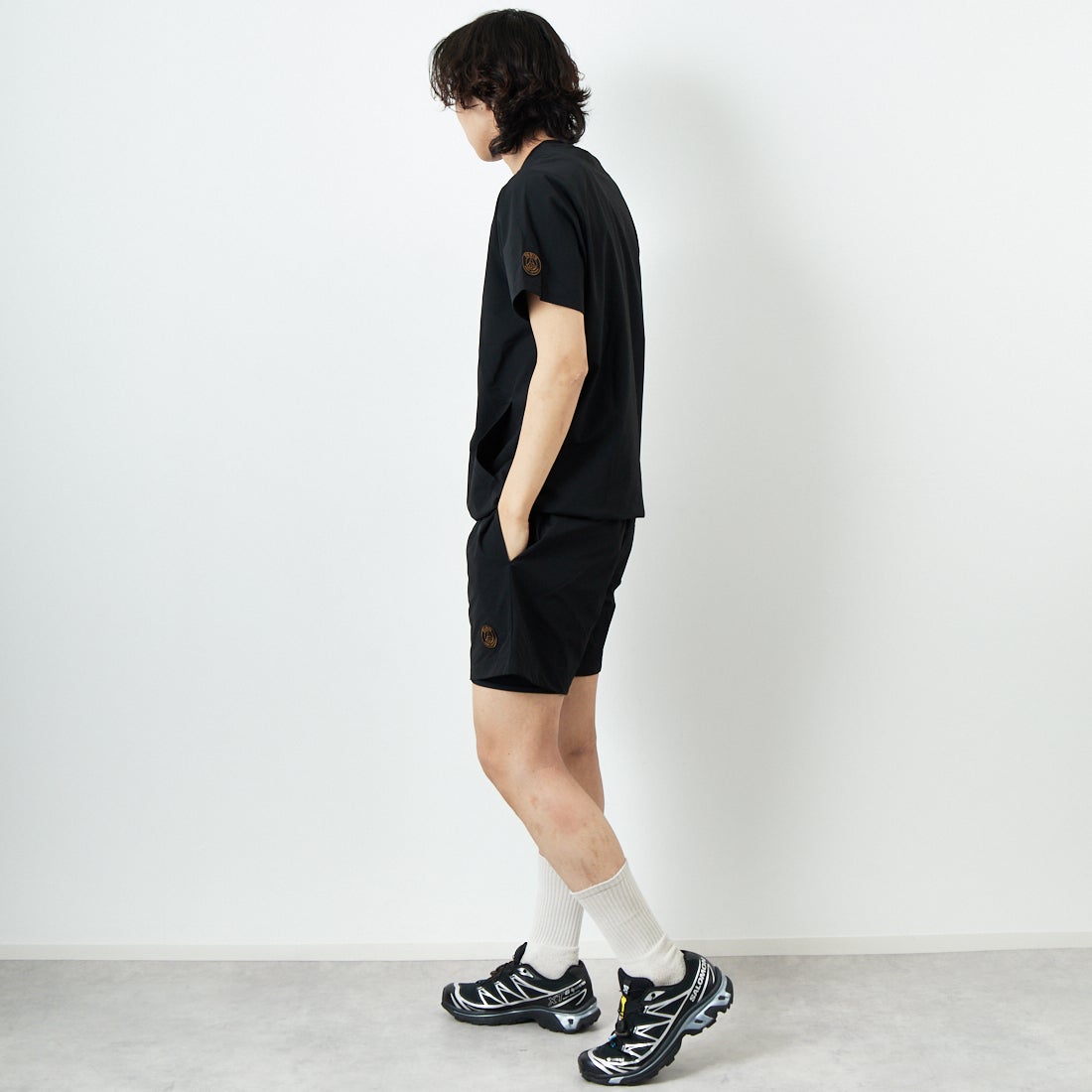 PARIS SAINT-GERMAN [パリ・サンジェルマン] ストレッチウーブン ショートスリーブTシャツ [PS2125SS0002] BLACK &&モデル身長：179cm 着用サイズ：M&&