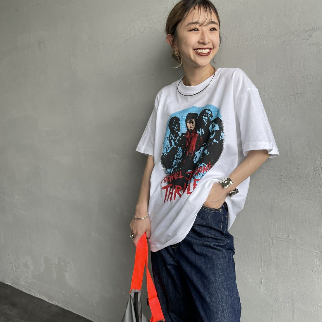 GOOD ROCK SPEED [グッドロックスピード] MICHAEL JACKSON PHOTO T-SHIRT by GOOD ROCK SPEED [25MJK002W] WHITE &&モデル身長：150cm 着用サイズ：F&&