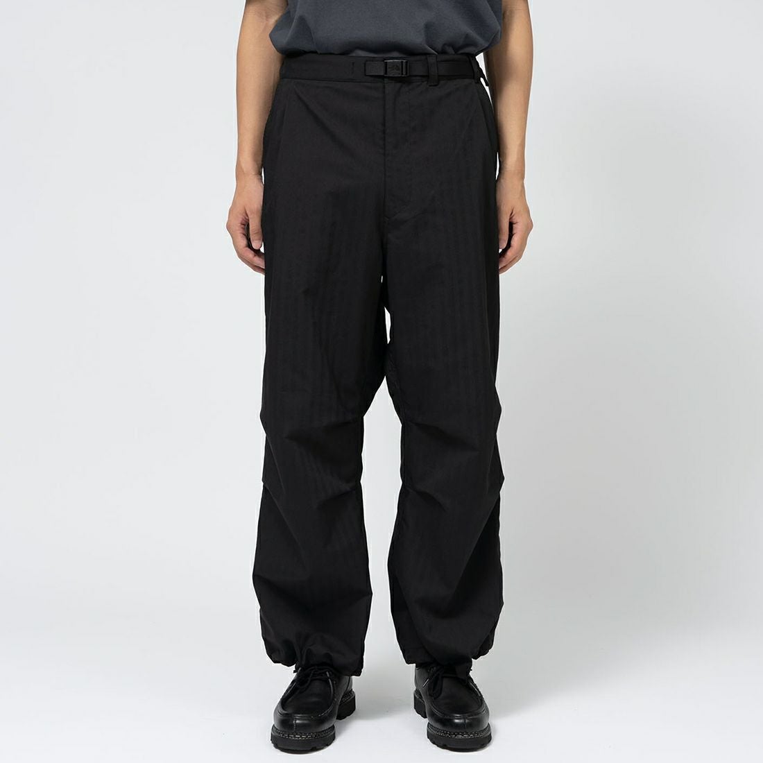 K BLACK&&モデル身長：180cm 着用サイズ：32&&