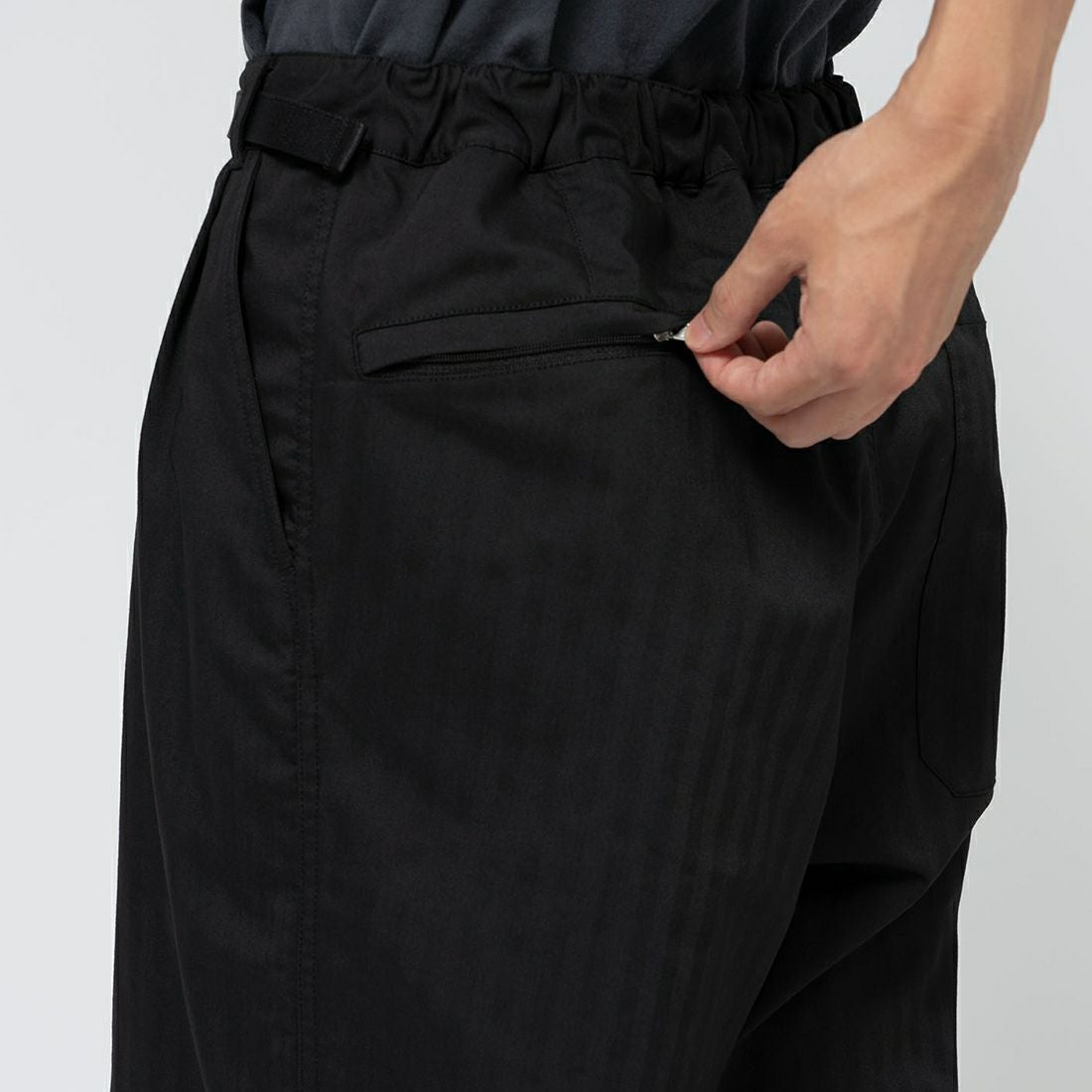 THE NORTH FACE PURPLE LABEL [ザ ノースフェイス パープルレーベル] ヘリンボーンフィールドパンツ [N25SC035] K BLACK &&モデル身長：180cm 着用サイズ：32&&