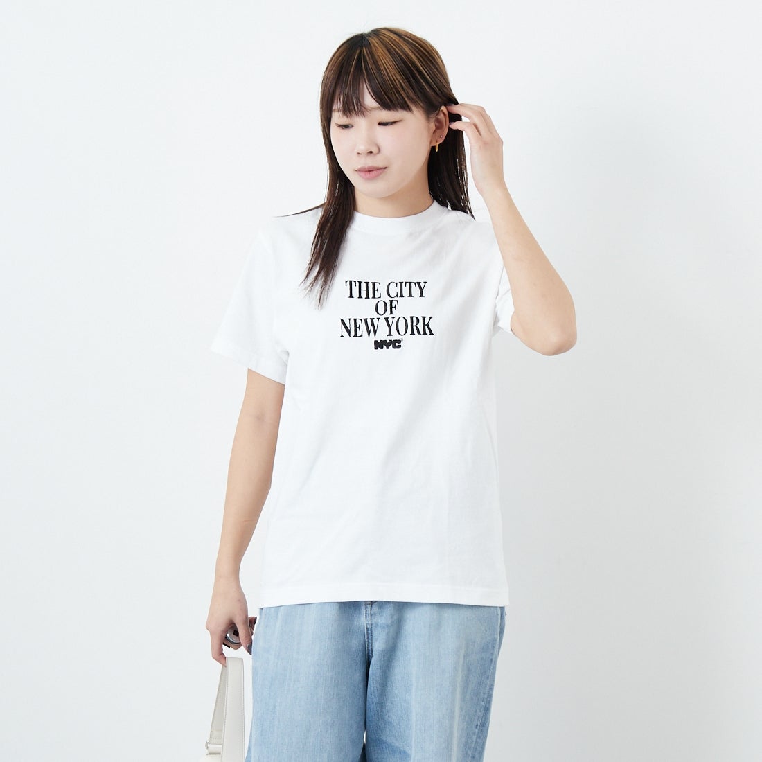 NYC × GOOD ROCK SPEED [エヌワイシー × グッドロックスピード] NYC Tシャツ [25NYC015W] WHITE &&モデル身長：167cm 着用サイズ：F&&