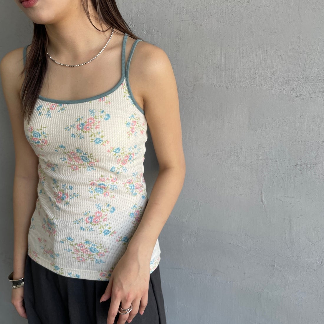 JE MORGAN [ジェイイーモーガン] 別注 TCワッフルカップ付きキャミソール [JF786-29S-JF] NAT/FANCY &&モデル身長：167cm 着用サイズ：F&&