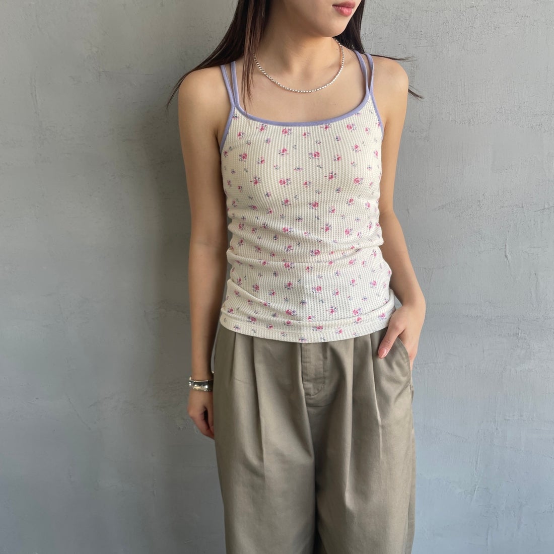 JE MORGAN [ジェイイーモーガン] 別注 TCワッフルカップ付きキャミソール [JF786-29S-JF] NAT/PINK P &&モデル身長：167cm 着用サイズ：F&&