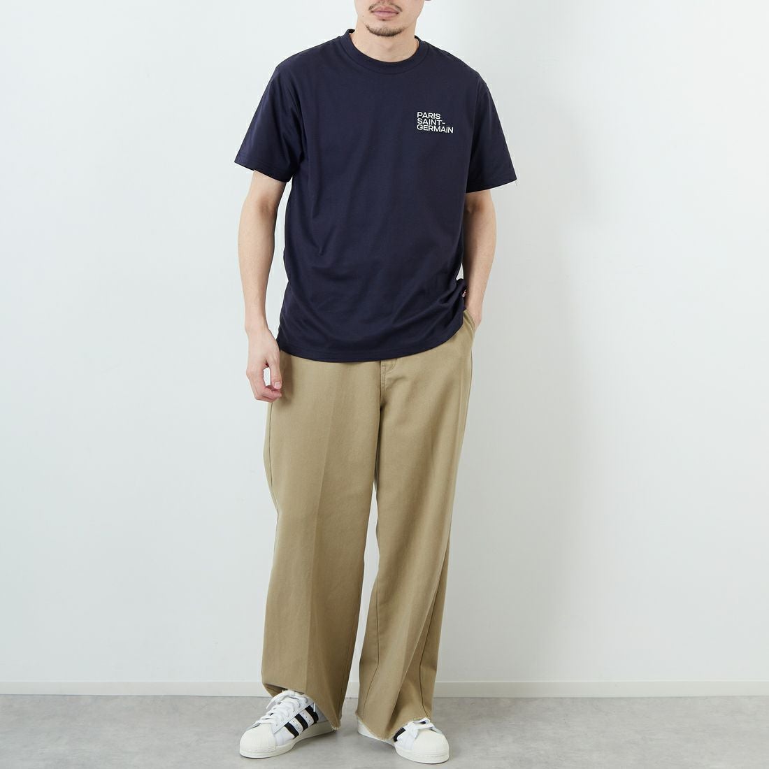 PARIS SAINT-GERMAN [パリ・サンジェルマン] PSGロゴ バックプリントTシャツ [PS0125SS0004] NAVY &&モデル身長：168cm 着用サイズ：M&&