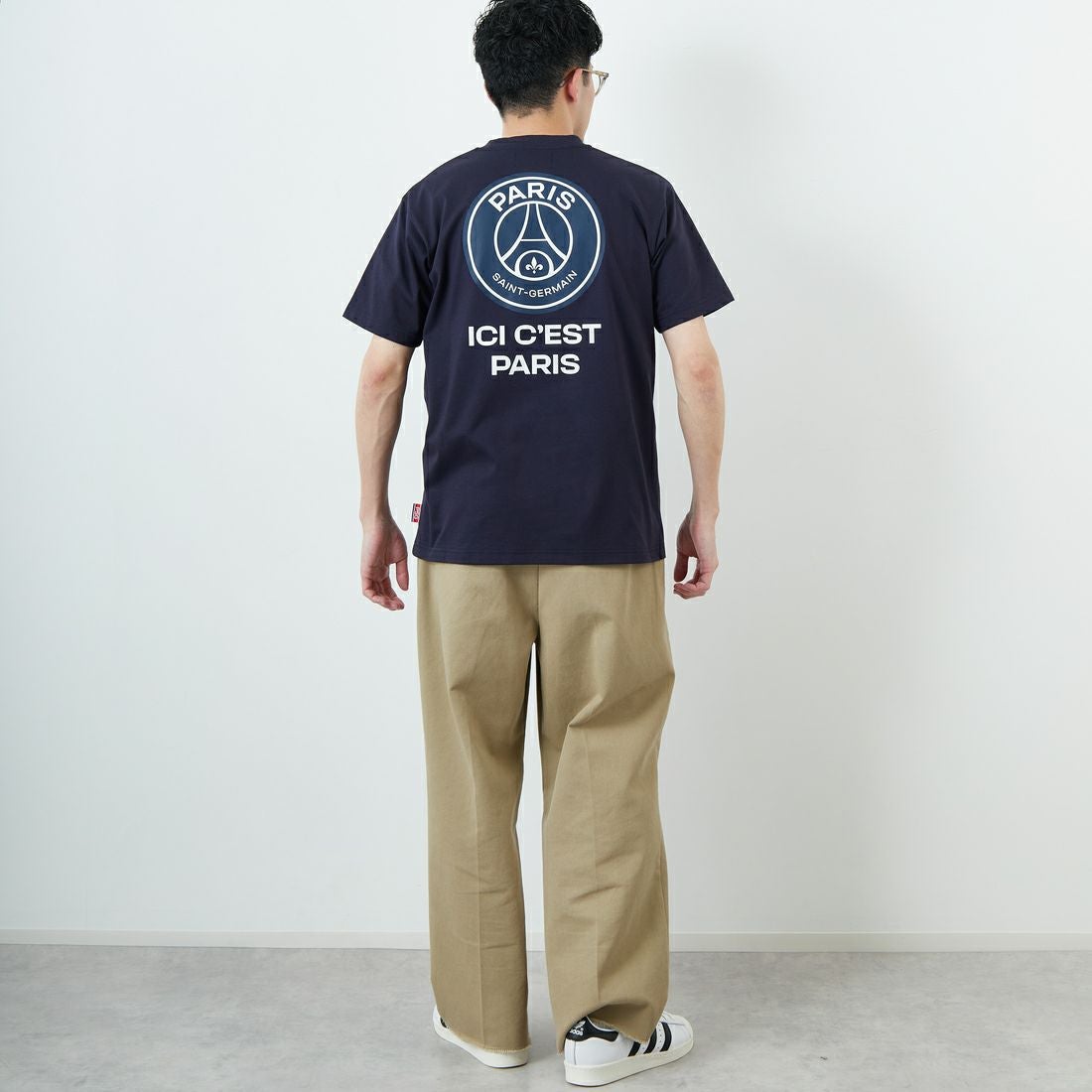 PARIS SAINT-GERMAN [パリ・サンジェルマン] PSGロゴ バックプリントTシャツ [PS0125SS0004] NAVY &&モデル身長：168cm 着用サイズ：M&&
