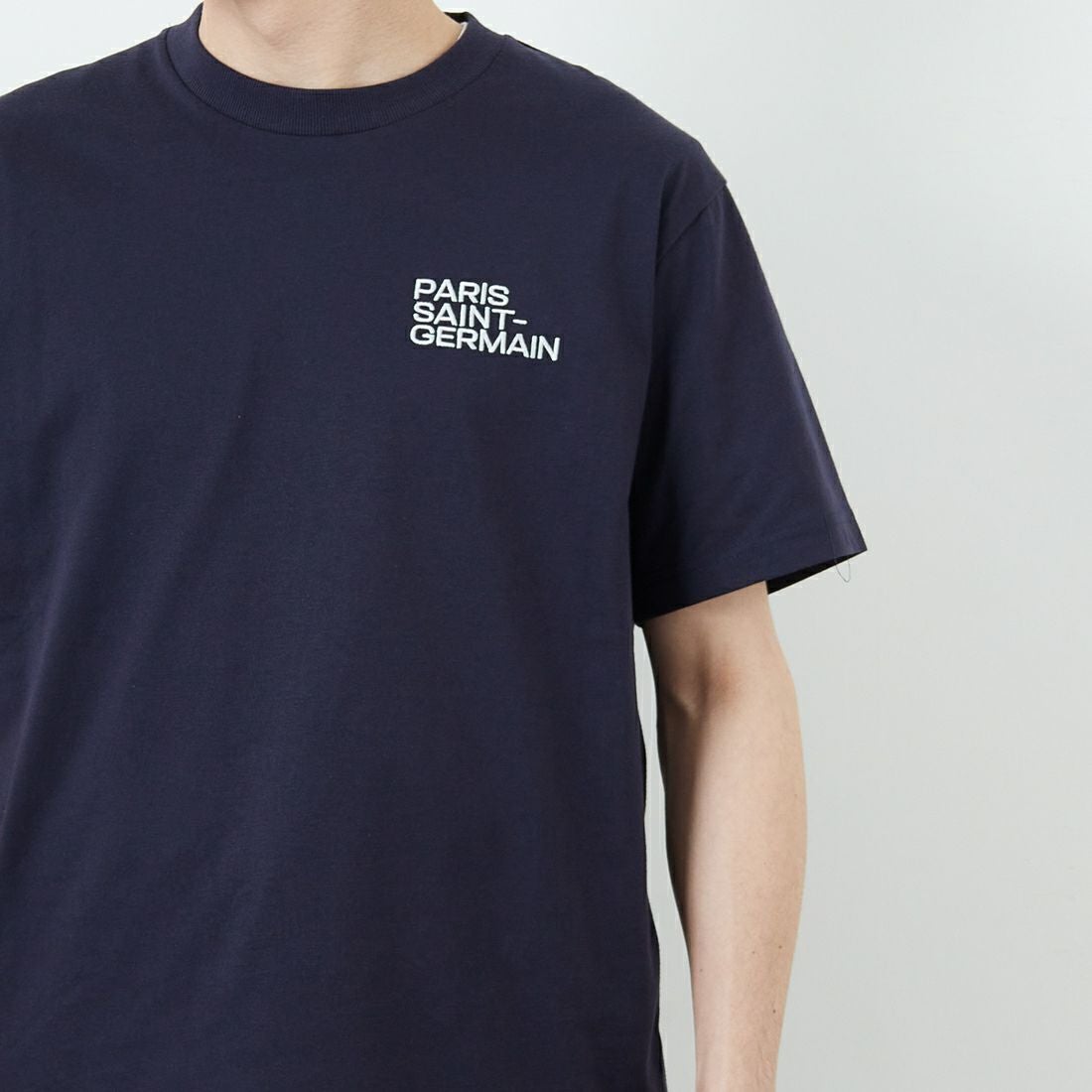 PARIS SAINT-GERMAN [パリ・サンジェルマン] PSGロゴ バックプリントTシャツ [PS0125SS0004] NAVY &&モデル身長：168cm 着用サイズ：M&&