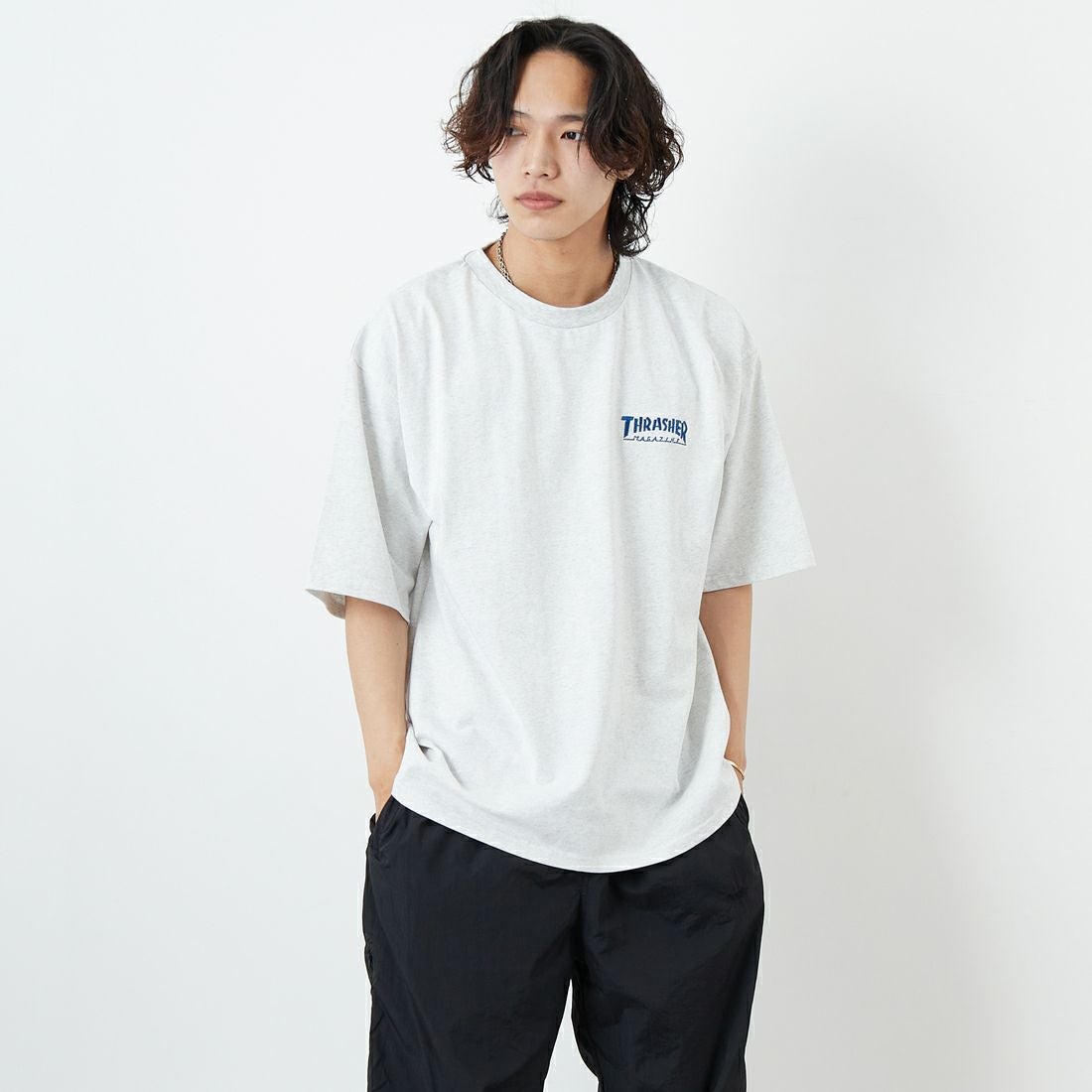 THRASHER [スラッシャー] ダイアモンド ロゴ ショートスリーブTシャツ [TH24SU04] A.GRY &&モデル身長：179cm 着用サイズ：L&&