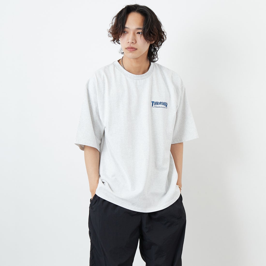 THRASHER [スラッシャー] ダイアモンド ロゴ ショートスリーブTシャツ [TH24SU04] A.GRY &&モデル身長：179cm 着用サイズ：L&&