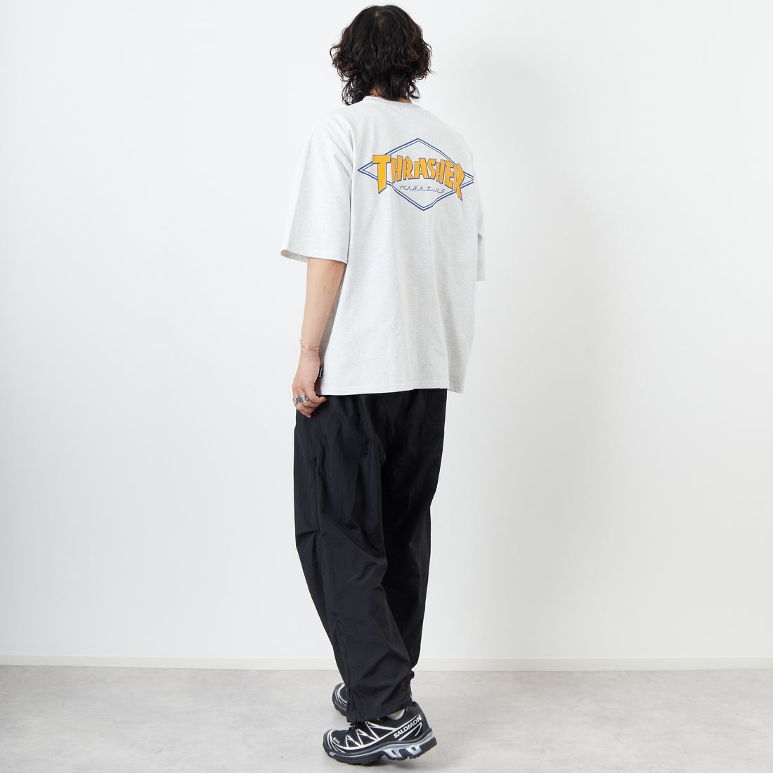 THRASHER [スラッシャー] ダイアモンド ロゴ ショートスリーブTシャツ [TH24SU04] A.GRY &&モデル身長：179cm 着用サイズ：L&&