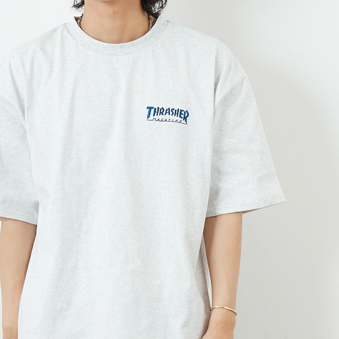 THRASHER [スラッシャー] ダイアモンド ロゴ ショートスリーブTシャツ [TH24SU04] A.GRY &&モデル身長：179cm 着用サイズ：L&&