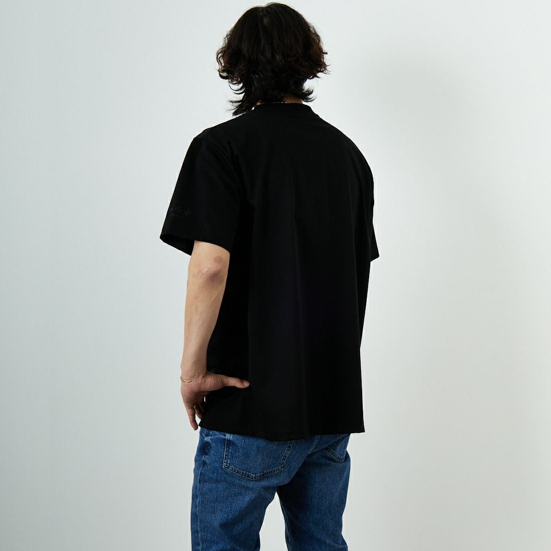 TATRAS [タトラス] RISTEN ショートスリーブTシャツ [MTKE25S8037-M] BLACK &&モデル身長：179cm 着用サイズ：4&&