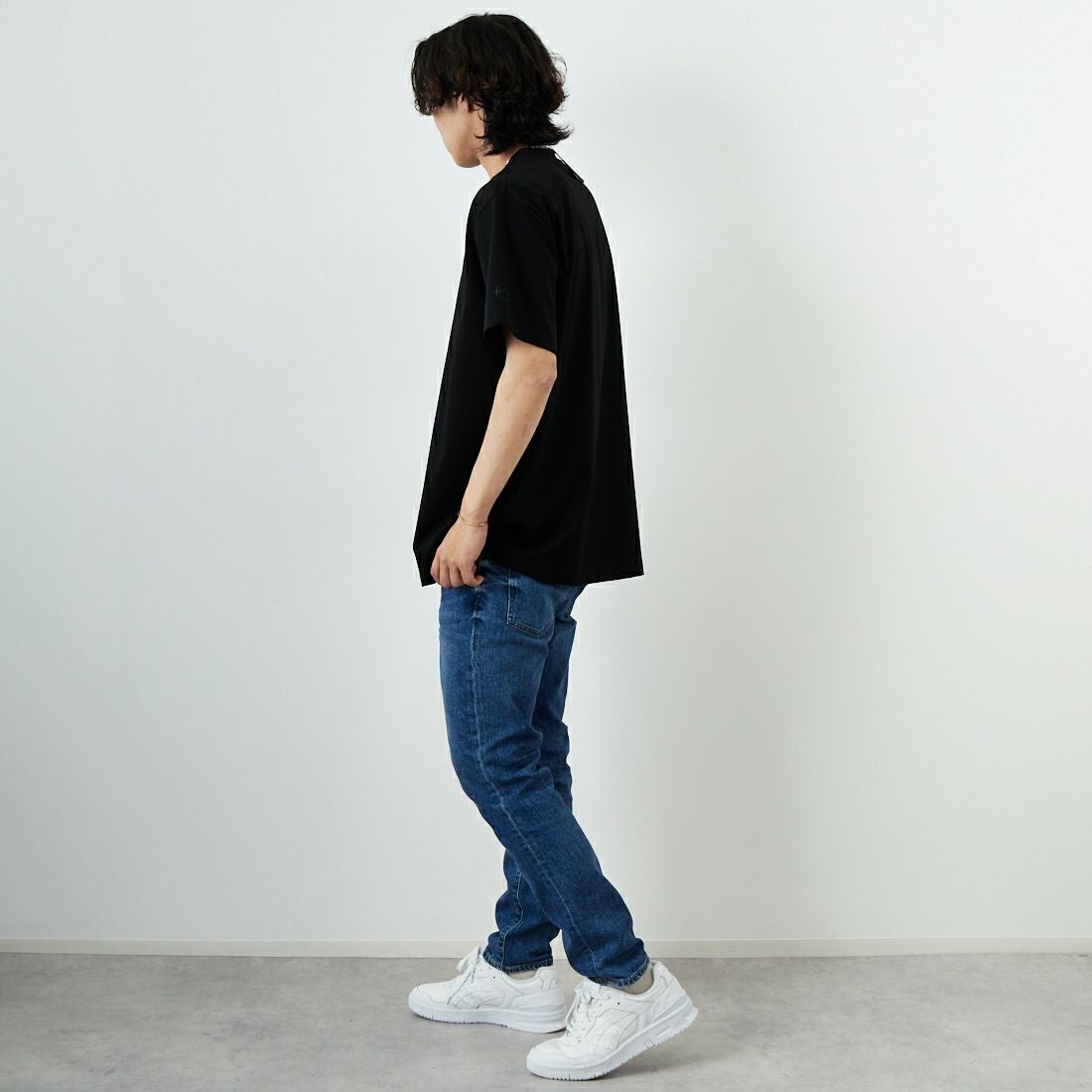 TATRAS [タトラス] RISTEN ショートスリーブTシャツ [MTKE25S8037-M] BLACK &&モデル身長：179cm 着用サイズ：4&&