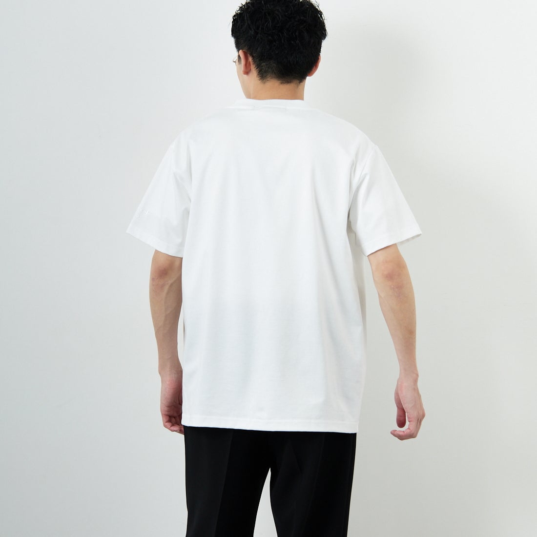 TATRAS [タトラス] RISTEN ショートスリーブTシャツ [MTKE25S8037-M] WHITE&&モデル身長：168cm 着用サイズ：2&&