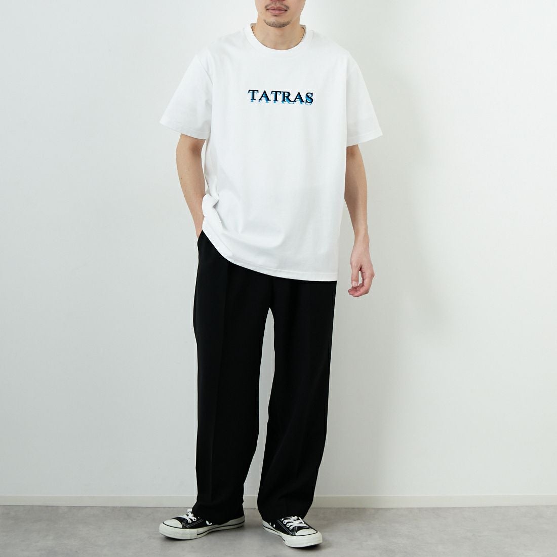 TATRAS [タトラス] RISTEN ショートスリーブTシャツ [MTKE25S8037-M] WHITE&&モデル身長：168cm 着用サイズ：2&&
