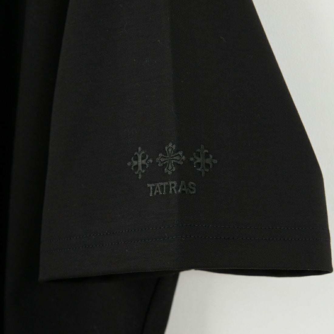 TATRAS [タトラス] RISTEN ショートスリーブTシャツ [MTKE25S8037-M] BLACK