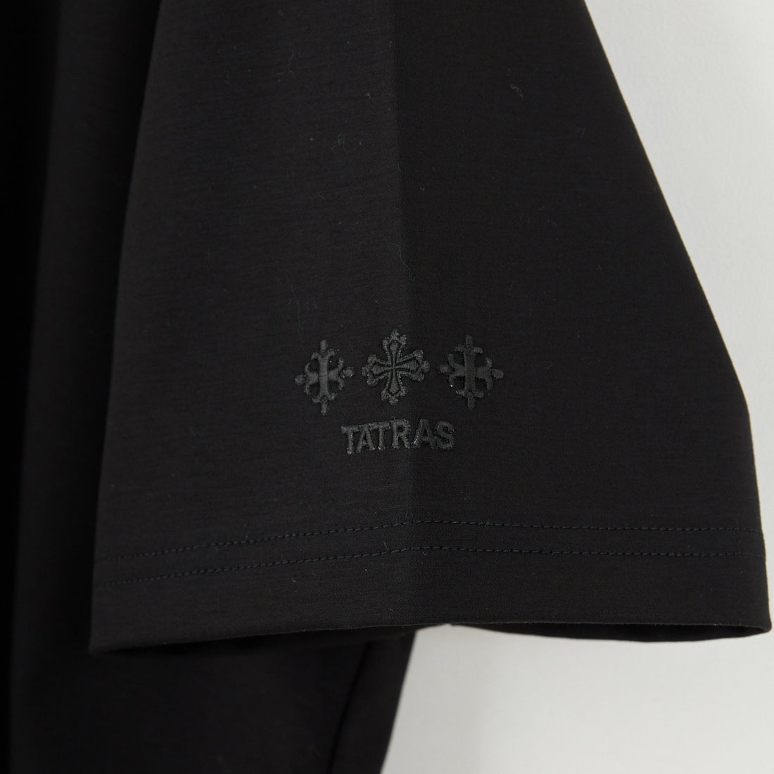 TATRAS [タトラス] RISTEN ショートスリーブTシャツ [MTKE25S8037-M] BLACK