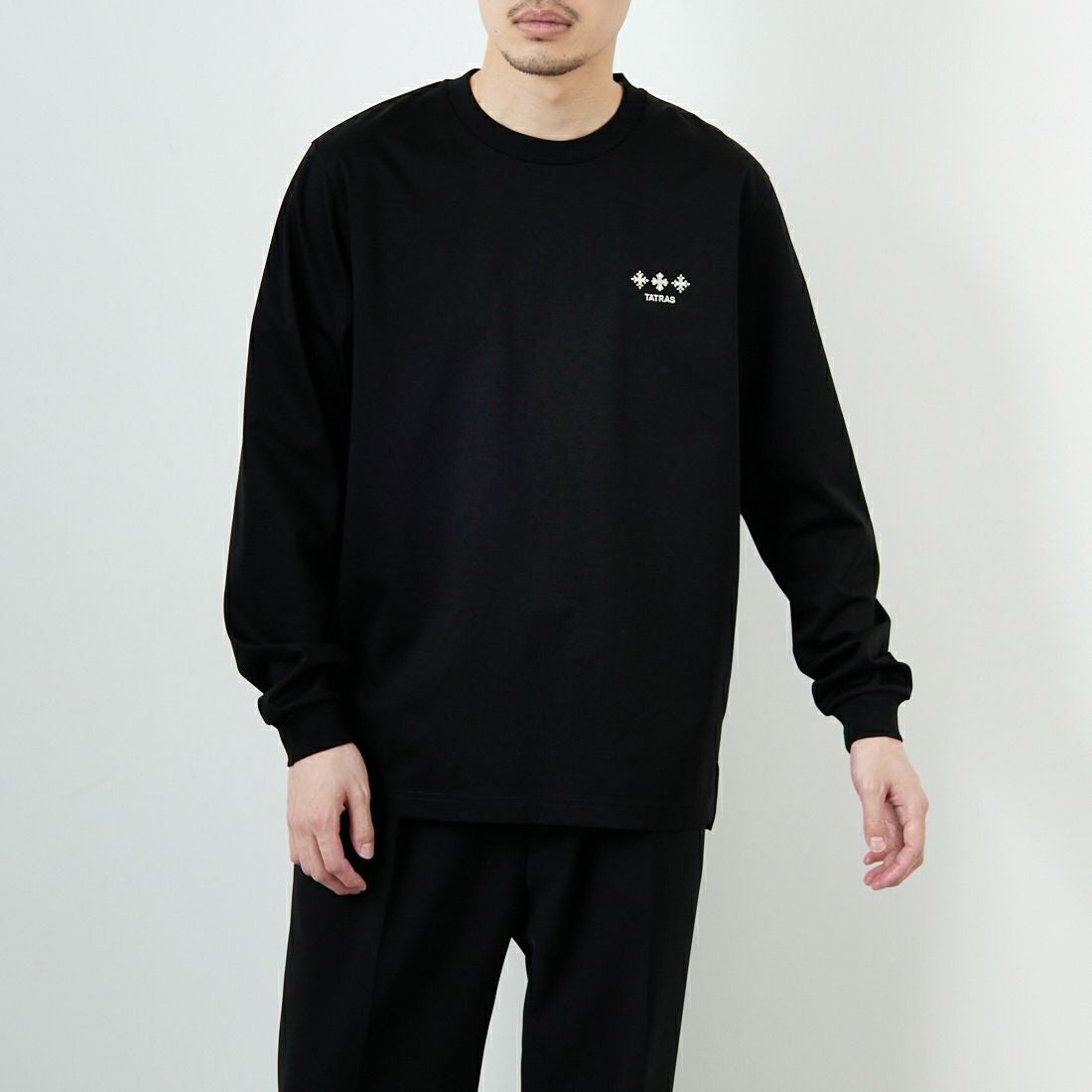 TATRAS [タトラス] BELECI ロングスリーブTシャツ [MTAT25S8242-M] BLACK &&モデル身長：168cm 着用サイズ：1&&