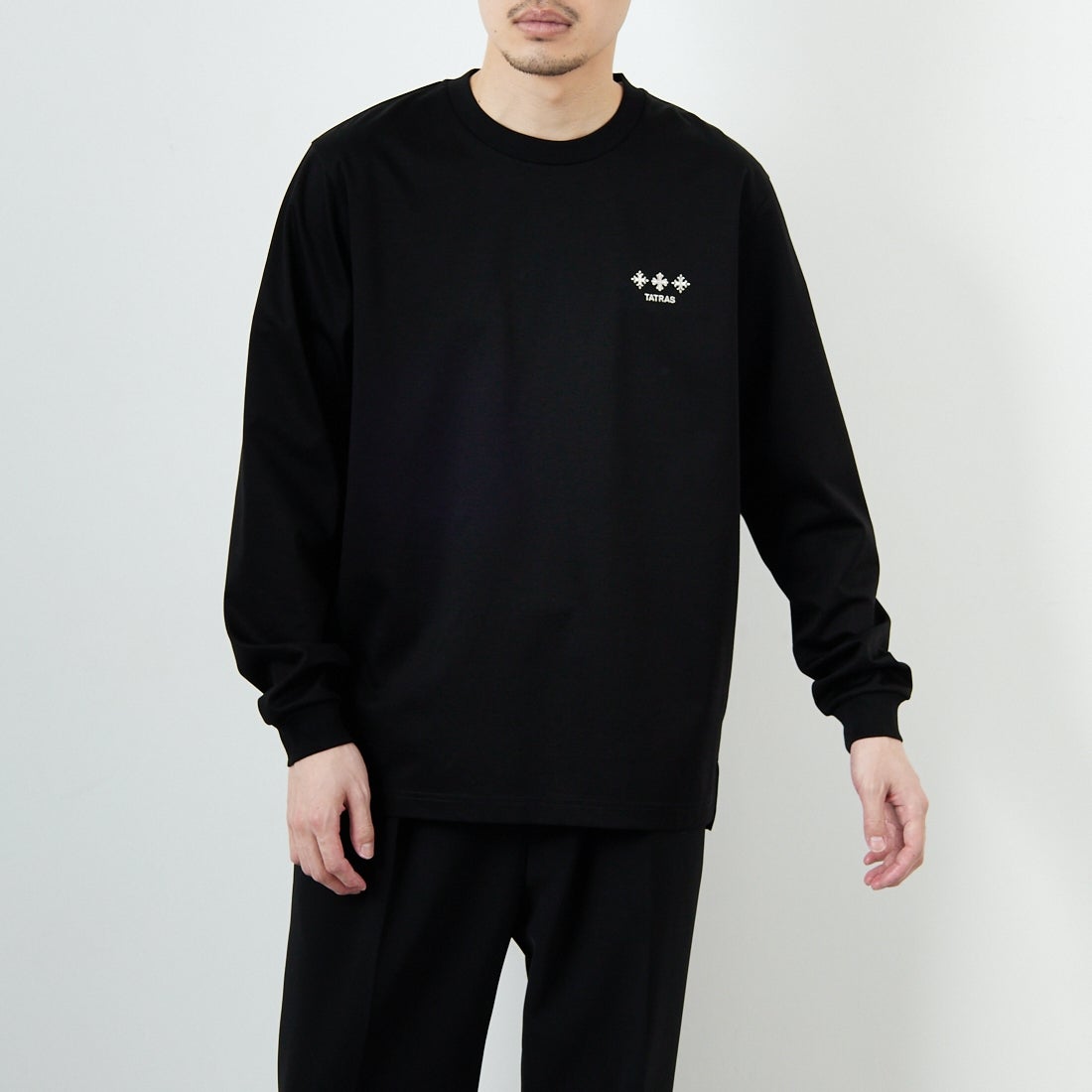 TATRAS [タトラス] BELECI ロングスリーブTシャツ [MTAT25S8242-M] BLACK &&モデル身長：168cm 着用サイズ：1&&