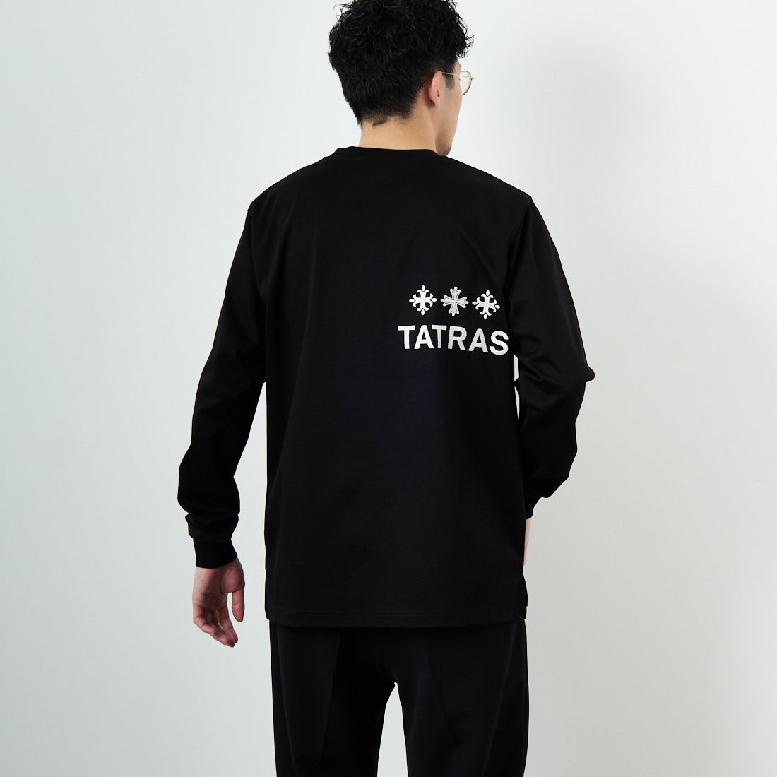 TATRAS [タトラス] BELECI ロングスリーブTシャツ [MTAT25S8242-M] BLACK &&モデル身長：168cm 着用サイズ：1&&