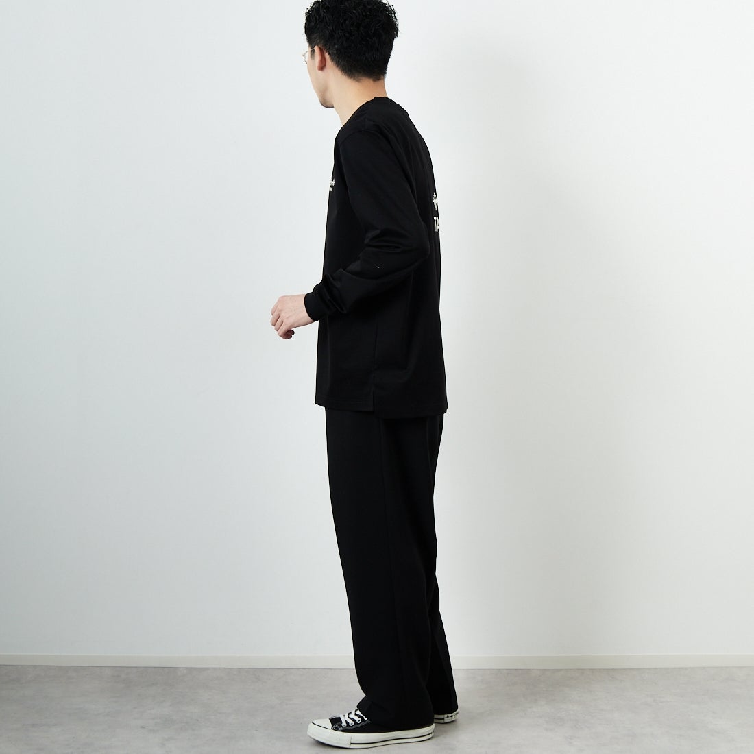 TATRAS [タトラス] BELECI ロングスリーブTシャツ [MTAT25S8242-M] BLACK &&モデル身長：168cm 着用サイズ：1&&