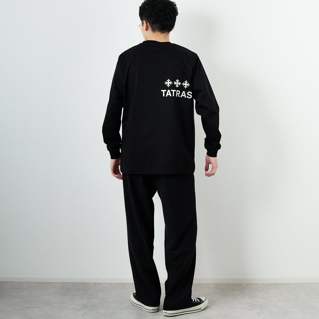TATRAS [タトラス] BELECI ロングスリーブTシャツ [MTAT25S8242-M] BLACK &&モデル身長：168cm 着用サイズ：1&&