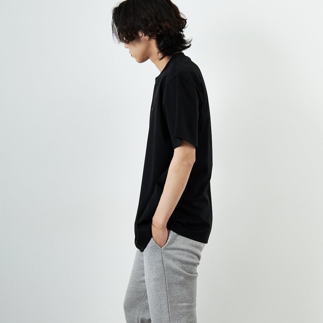 TATRAS [タトラス] SELO ハーフスリーブTシャツ [MTAT25S8195-M] BLACK &&モデル身長：179cm 着用サイズ：4&&