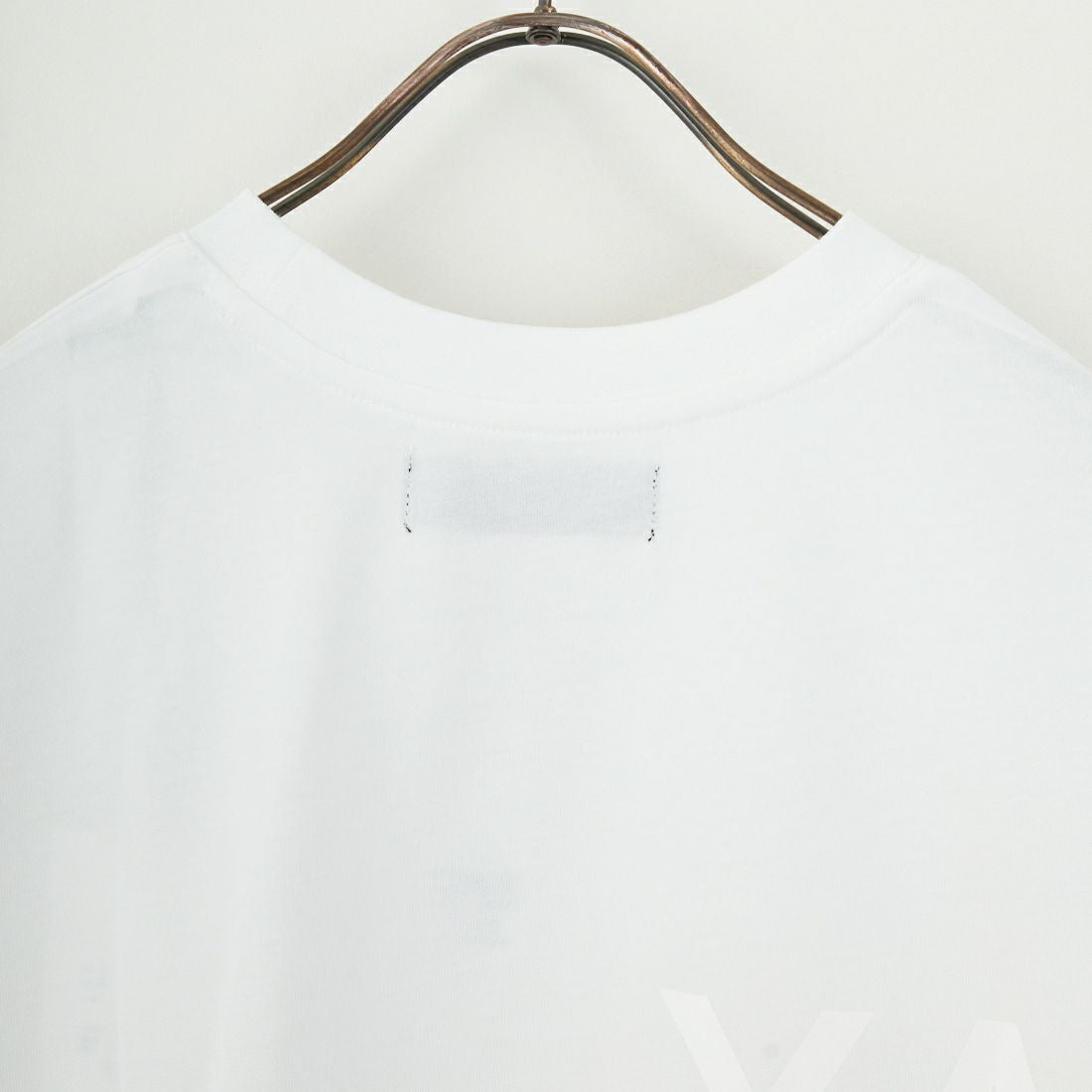 1PIU1UGUALE3 RELAX [ウノ ピゥ ウノ ウグァーレ トレ] ビッグロゴインバーテッドTシャツ [UST-25063] SN10 WHITE