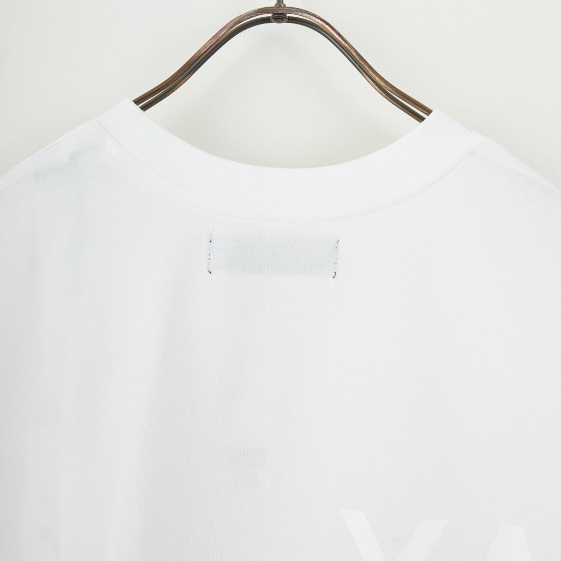 1PIU1UGUALE3 RELAX [ウノ ピゥ ウノ ウグァーレ トレ] ビッグロゴインバーテッドTシャツ [UST-25063] SN10 WHITE