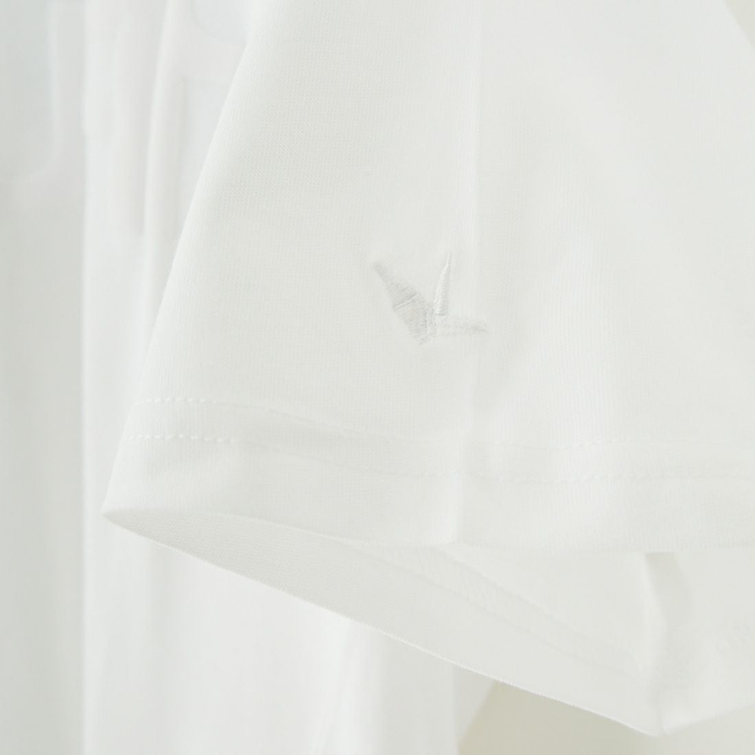 1PIU1UGUALE3 RELAX [ウノ ピゥ ウノ ウグァーレ トレ] ビッグロゴインバーテッドTシャツ [UST-25063] SN10 WHITE