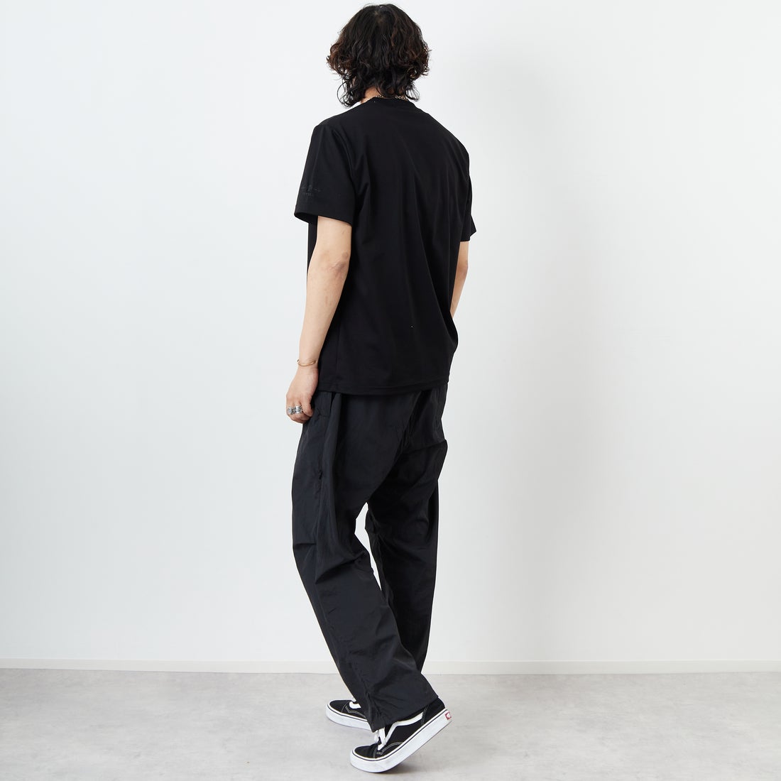 TATRAS [タトラス] INIGO ショートスリーブTシャツ [MTKE25S8036-M] BLACK &&モデル身長：179cm 着用サイズ：2&&