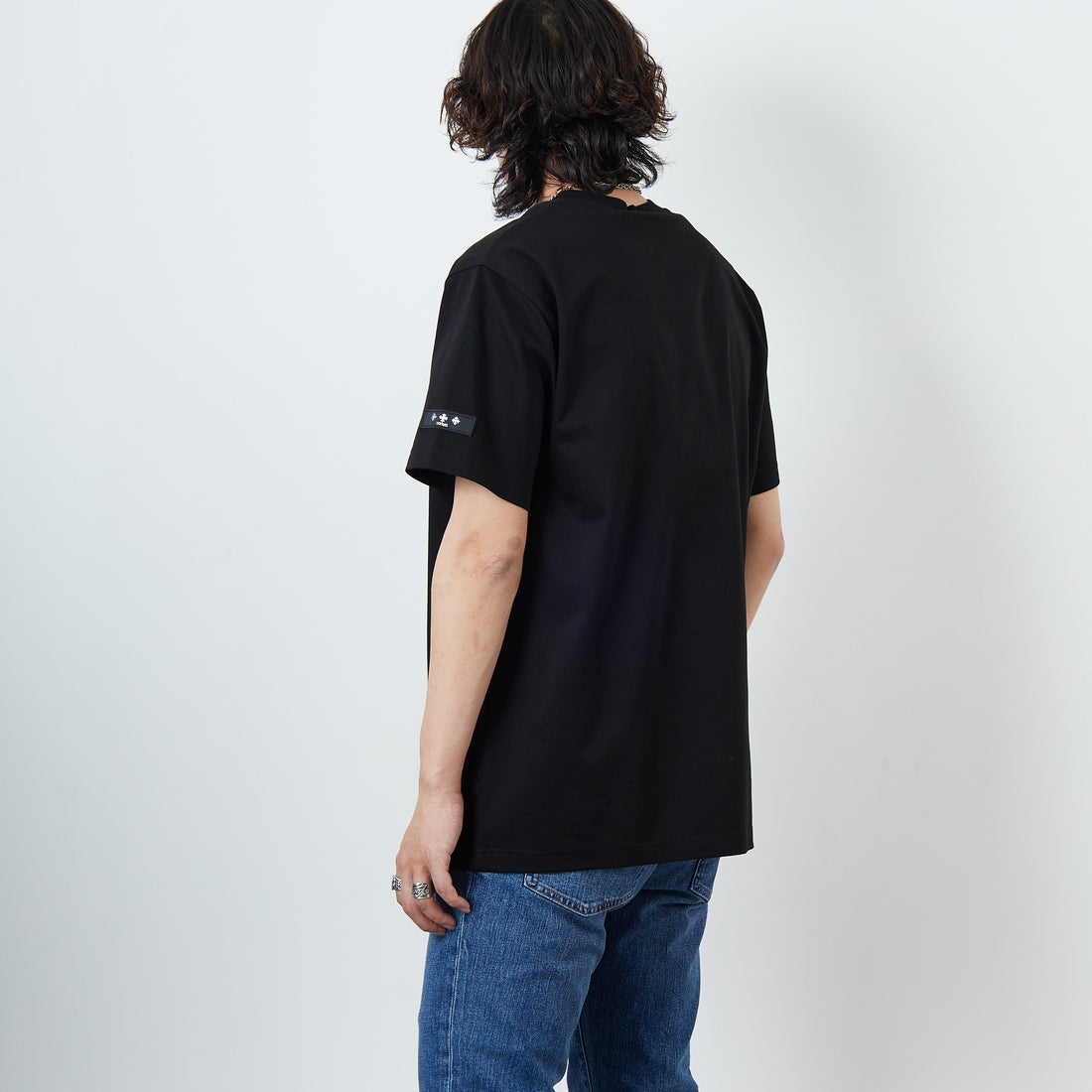 TATRAS [タトラス] CIALO ショートスリーブTシャツ [MTAT25S8265-M] BLACK &&モデル身長：179cm 着用サイズ：3&&