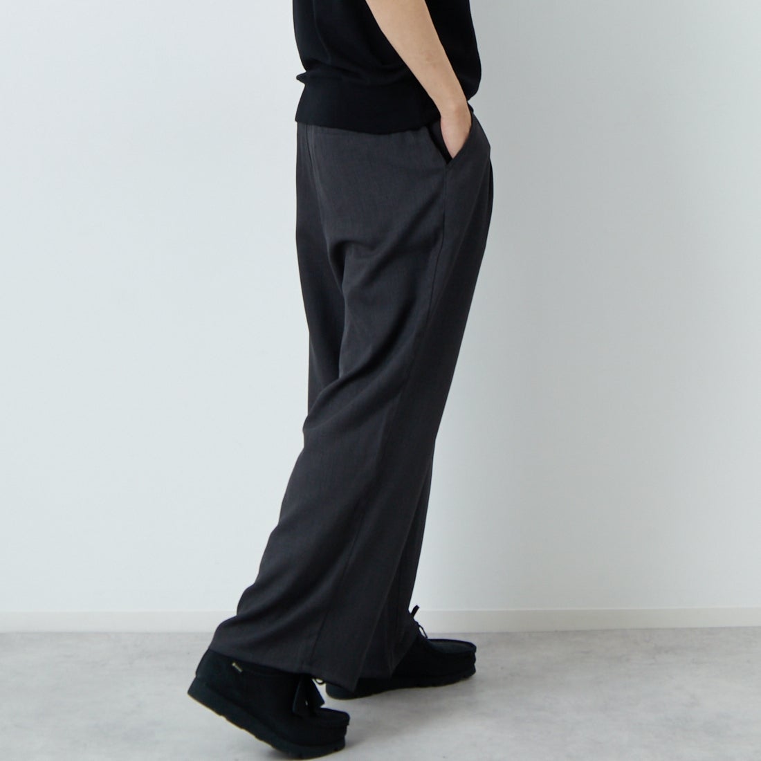 Noir Fabrik [ヌワールファブリック] LINOTECH ワイドスラックス [NF-252-005] 6S CHR &&モデル身長：179cm 着用サイズ：M&&