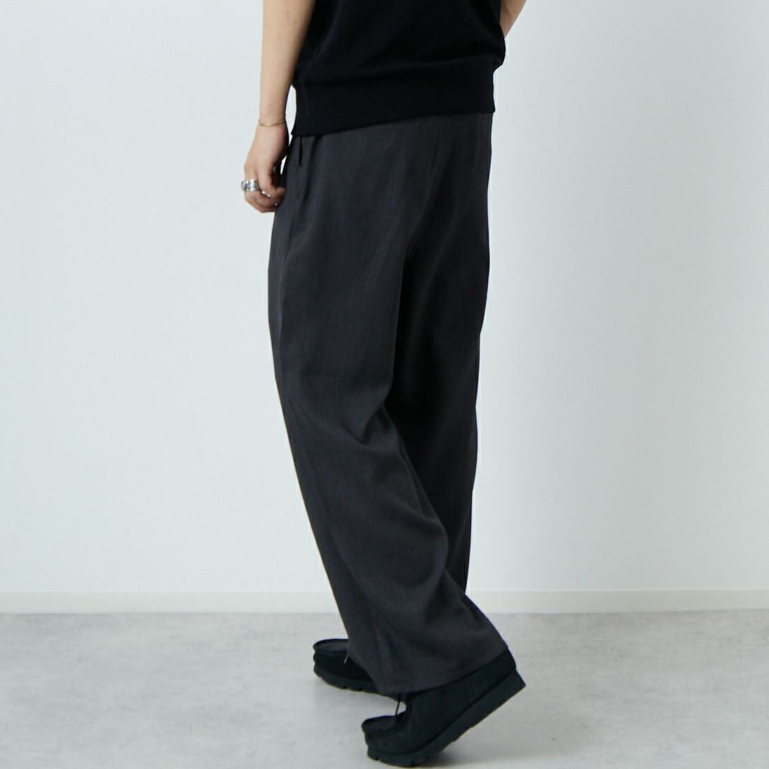 Noir Fabrik [ヌワールファブリック] LINOTECH ワイドスラックス [NF-252-005] 6S CHR &&モデル身長：179cm 着用サイズ：M&&