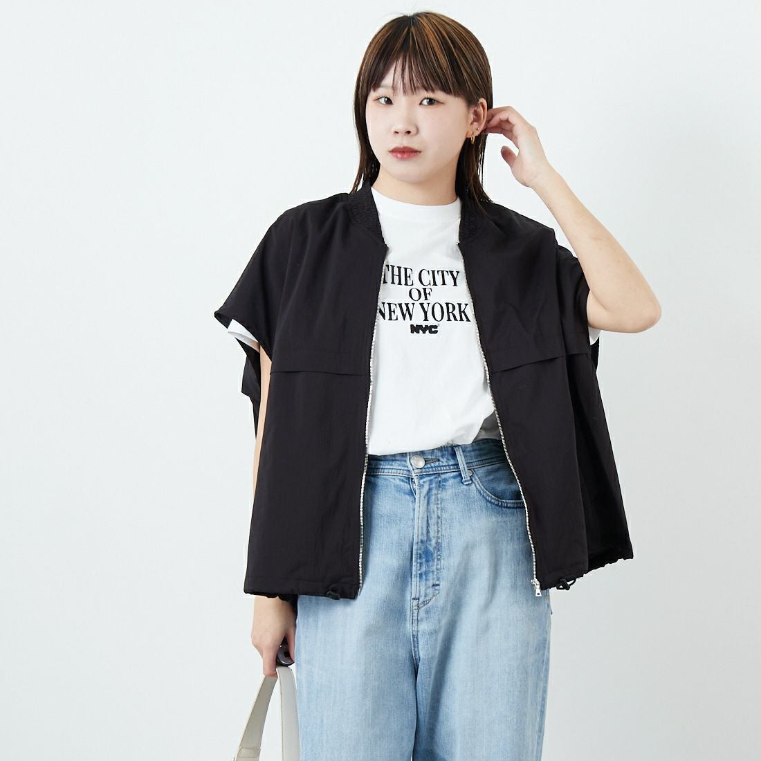 Munich [ミューニック] スリーブレスブルゾン [MN251B39] 009 BLK &&モデル身長：167cm 着用サイズ：ONE SIZE&&