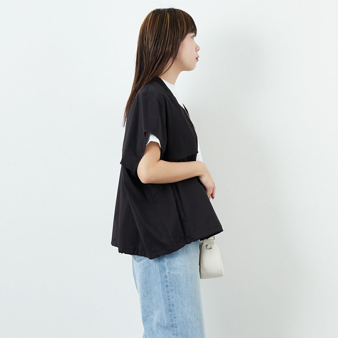 Munich [ミューニック] スリーブレスブルゾン [MN251B39] 009 BLK &&モデル身長：167cm 着用サイズ：ONE SIZE&&