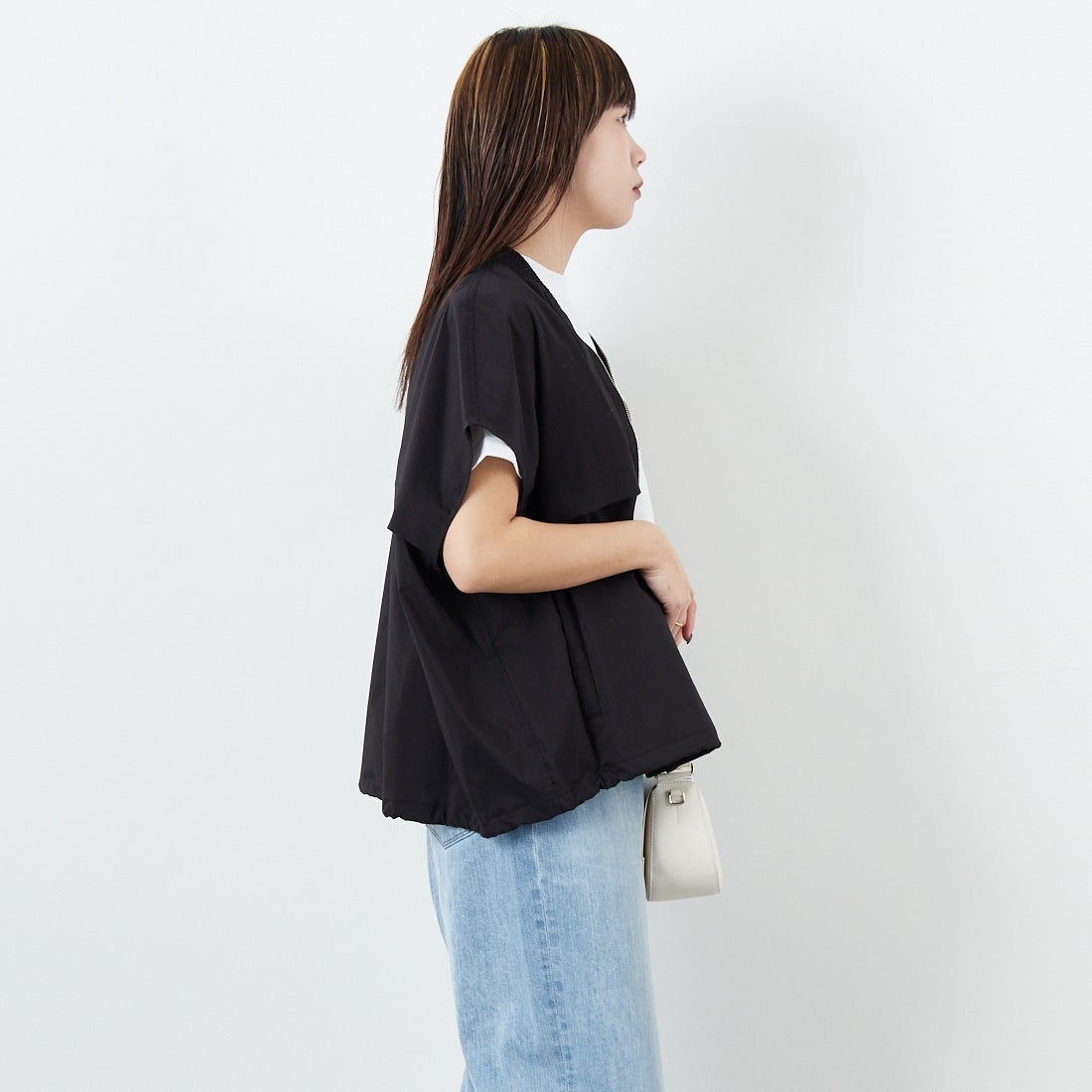 Munich [ミューニック] スリーブレスブルゾン [MN251B39] 009 BLK &&モデル身長：167cm 着用サイズ：ONE SIZE&&