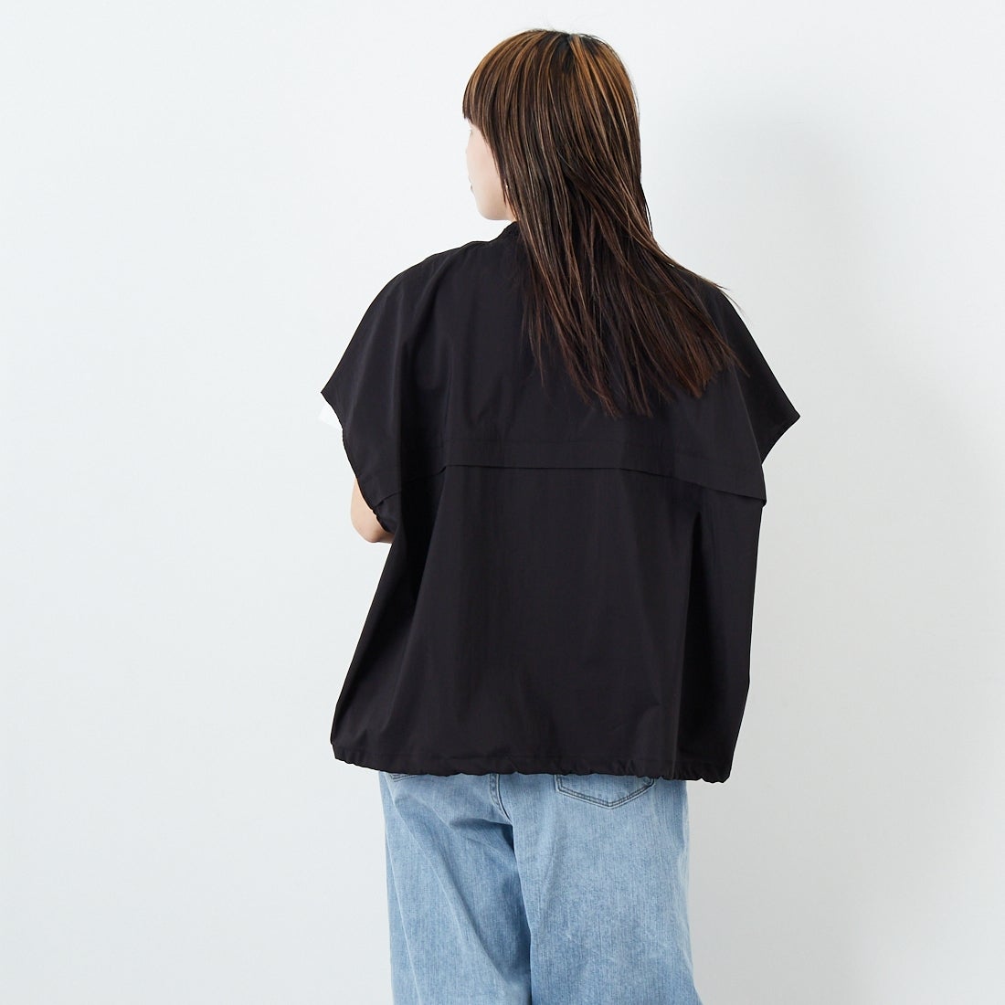 Munich [ミューニック] スリーブレスブルゾン [MN251B39] 009 BLK &&モデル身長：167cm 着用サイズ：ONE SIZE&&