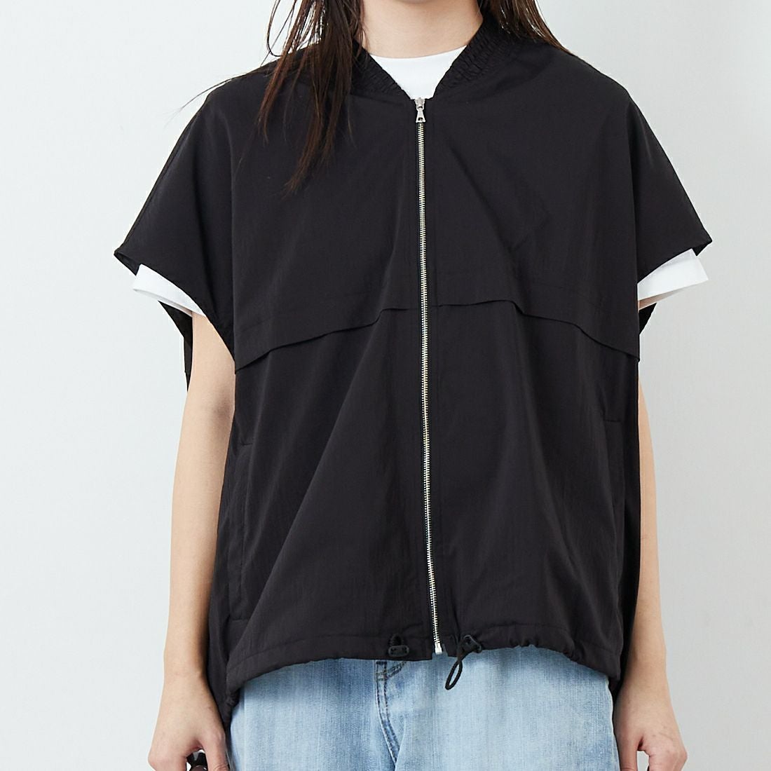 Munich [ミューニック] スリーブレスブルゾン [MN251B39] 009 BLK &&モデル身長：167cm 着用サイズ：ONE SIZE&&