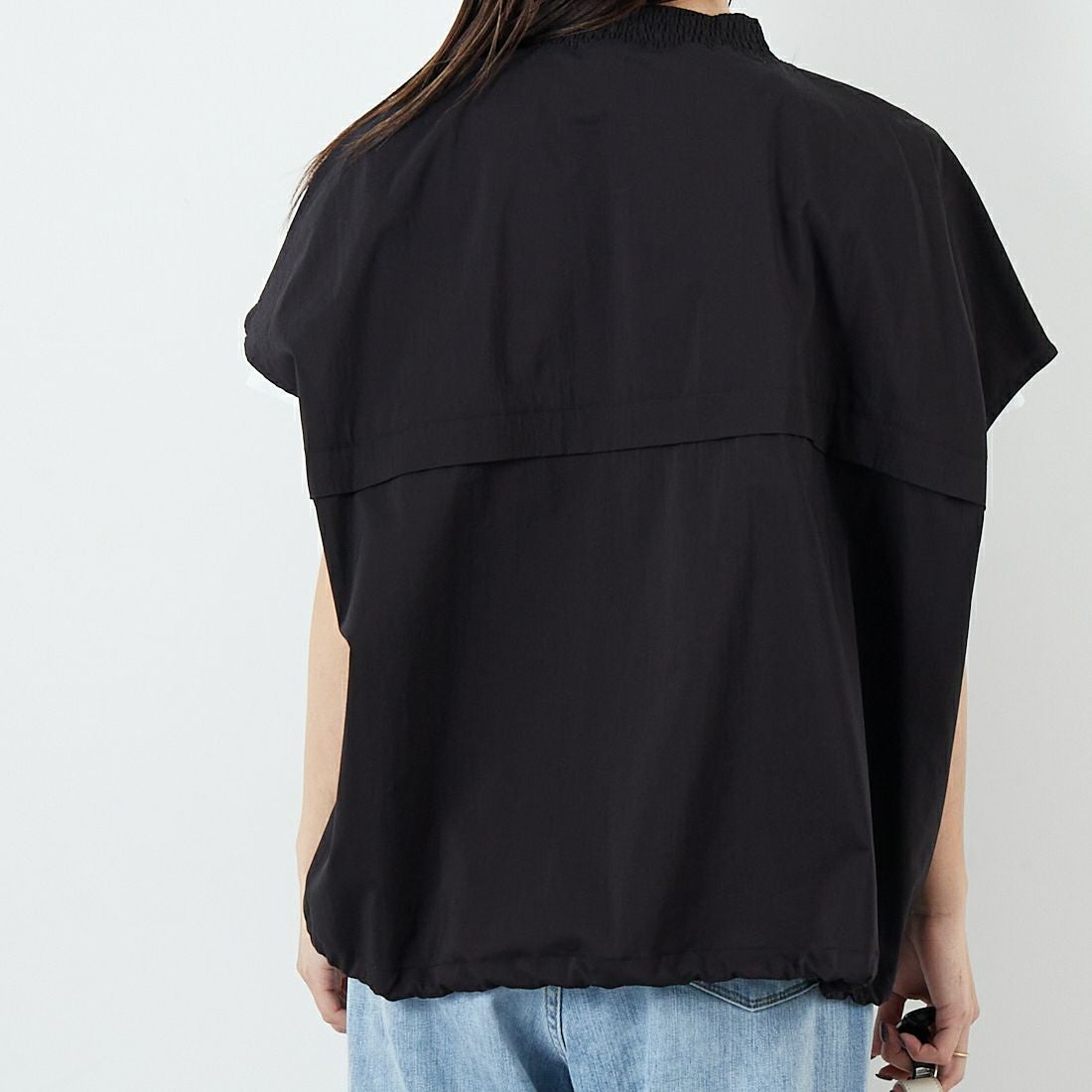 Munich [ミューニック] スリーブレスブルゾン [MN251B39] 009 BLK &&モデル身長：167cm 着用サイズ：ONE SIZE&&