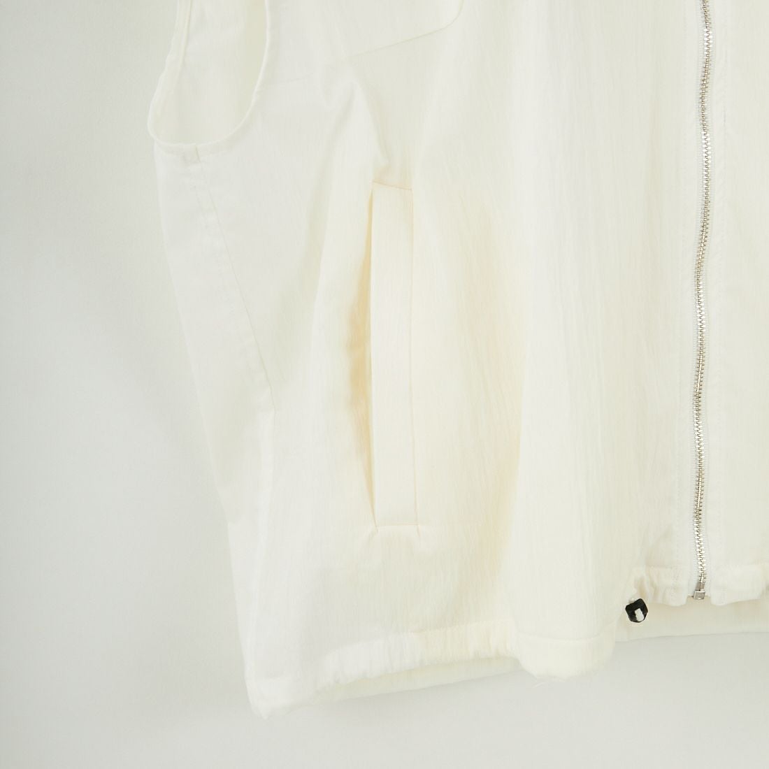 Munich [ミューニック] スリーブレスブルゾン [MN251B39] 001 WHT