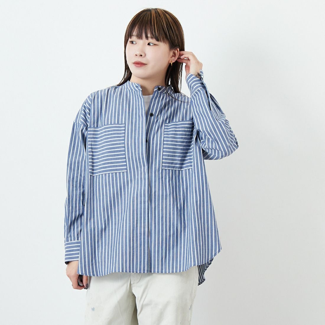 marmors [マルモア] バンドカラー ストライプブラウス [0225101029] BLUE &&モデル身長：167cm 着用サイズ：36&&