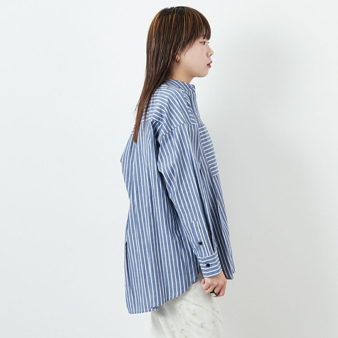 marmors [マルモア] バンドカラー ストライプブラウス [0225101029] BLUE &&モデル身長：167cm 着用サイズ：36&&