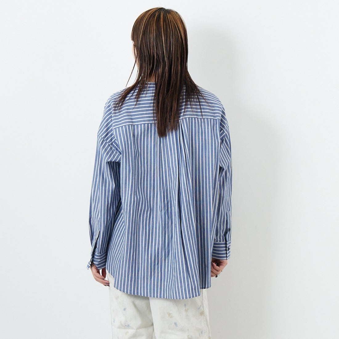 marmors [マルモア] バンドカラー ストライプブラウス [0225101029] BLUE &&モデル身長：167cm 着用サイズ：36&&