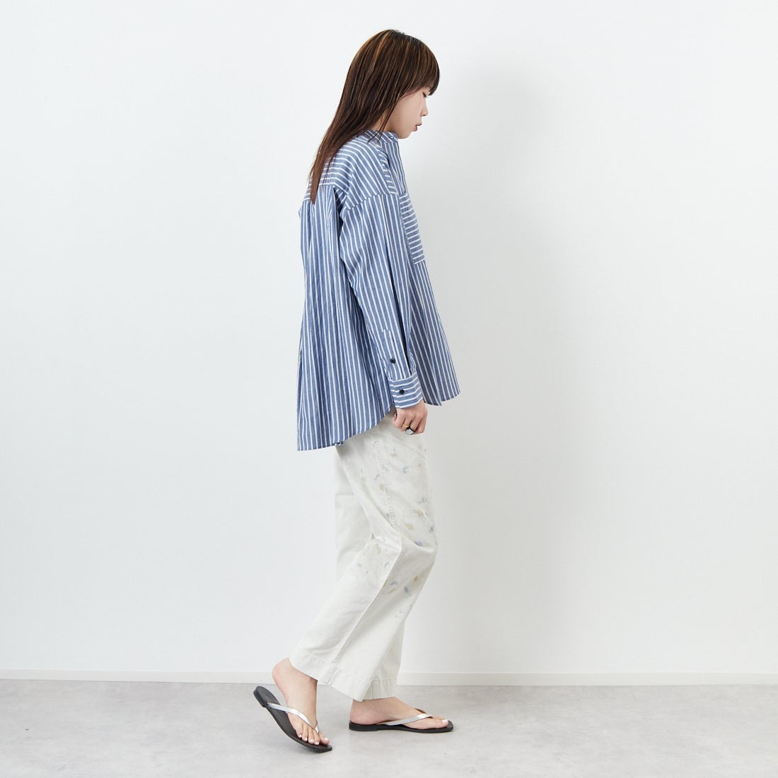 marmors [マルモア] バンドカラー ストライプブラウス [0225101029] BLUE &&モデル身長：167cm 着用サイズ：36&&