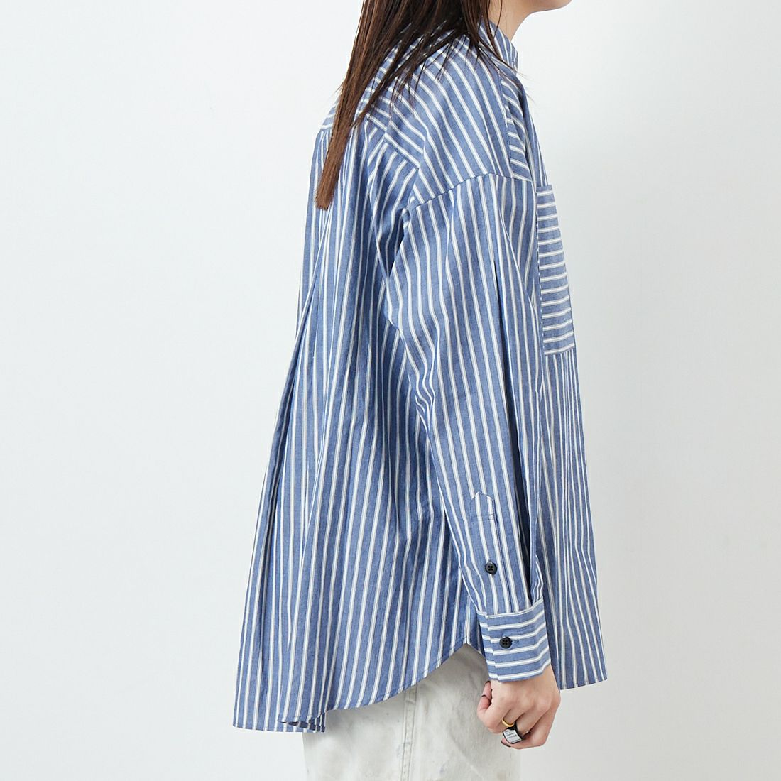 marmors [マルモア] バンドカラー ストライプブラウス [0225101029] BLUE &&モデル身長：167cm 着用サイズ：36&&