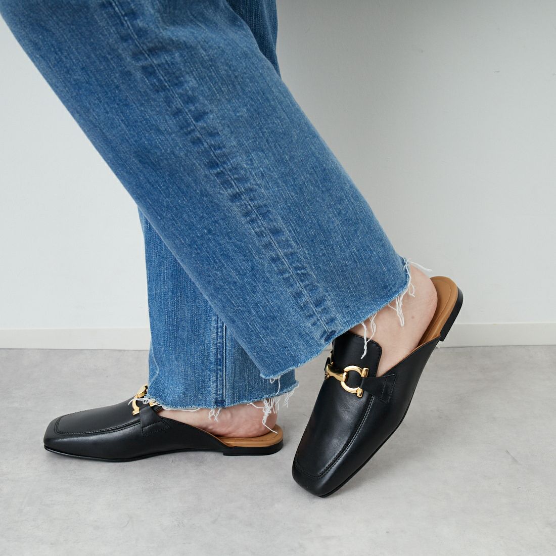 Caminando [カミナンド] スクエアトゥミュール [24110W]｜ジーンズ