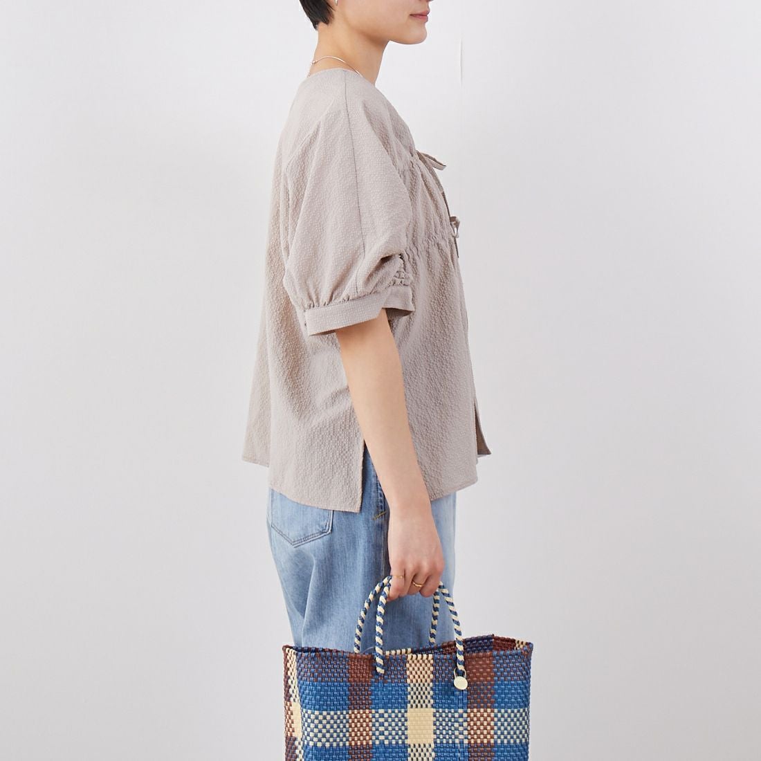 Jf Ready Made [ジェイエフレディメイド] カラミタンブラーダブルリボンブラウス [8855306-01] 36 ﾗｲﾄﾍﾞｰｼ &&モデル身長：160cm 着用サイズ：F&&