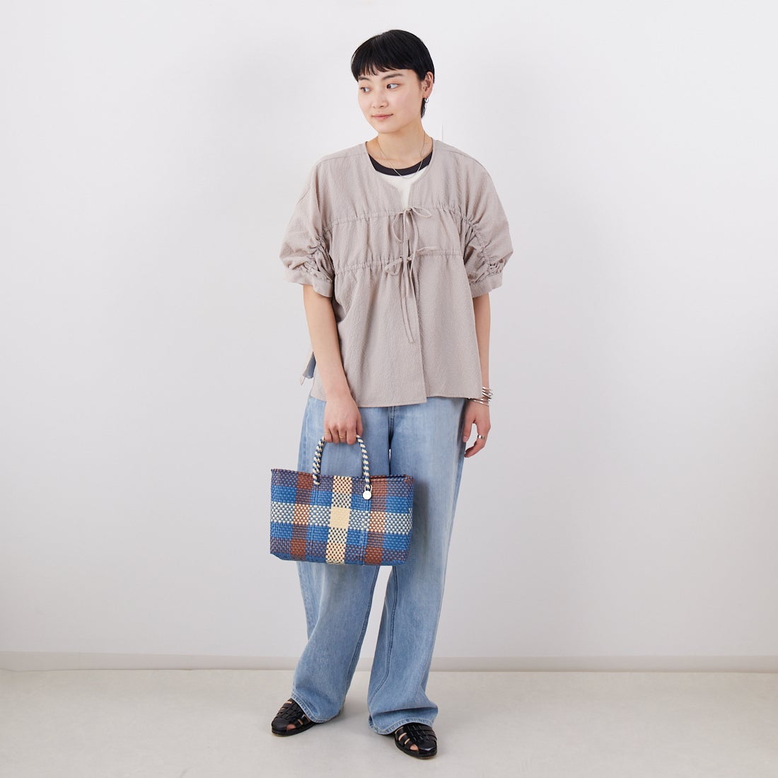 Jf Ready Made [ジェイエフレディメイド] カラミタンブラーダブルリボンブラウス [8855306-01] 36 ﾗｲﾄﾍﾞｰｼ &&モデル身長：160cm 着用サイズ：F&&