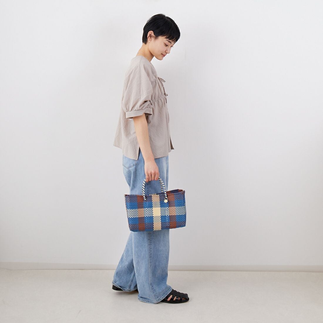 Jf Ready Made [ジェイエフレディメイド] カラミタンブラーダブルリボンブラウス [8855306-01] 36 ﾗｲﾄﾍﾞｰｼ &&モデル身長：160cm 着用サイズ：F&&