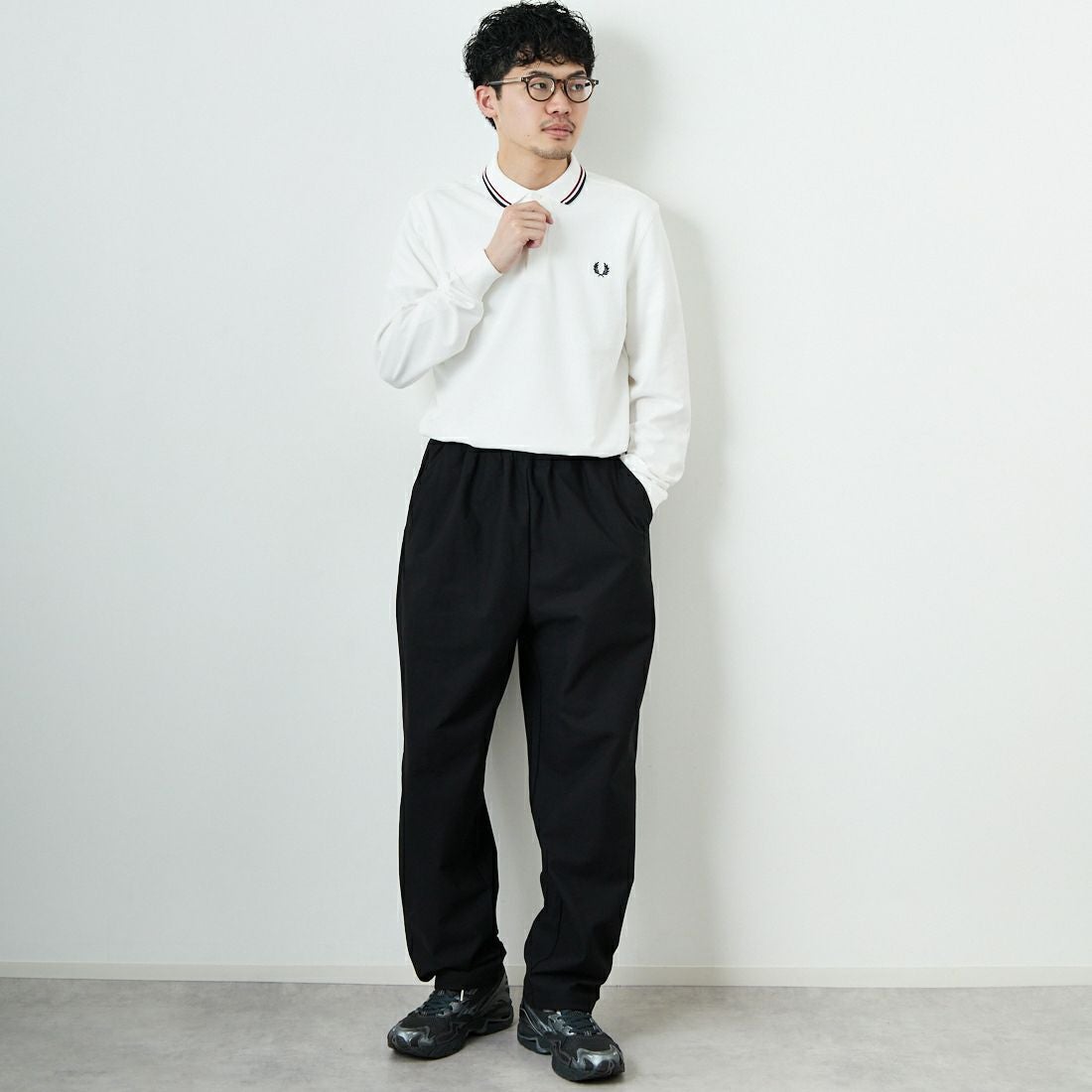 STILL BY HAND [スティルバイハンド] 別注 スリムテーパードパンツ [2501JF-EX05-JF] BLACK &&モデル身長：168cm 着用サイズ：46&&